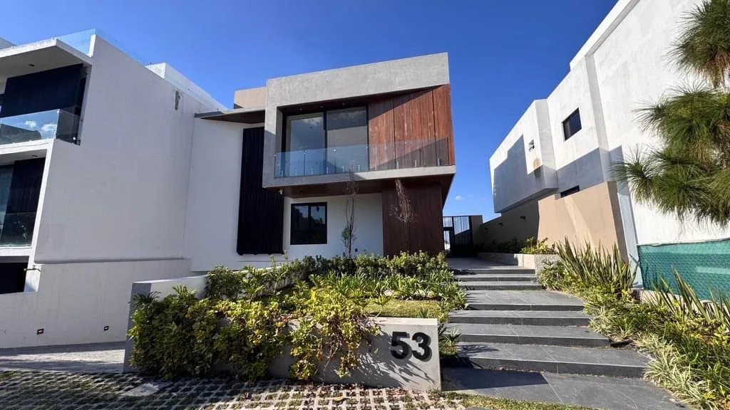 Residencia en Puerta las Lomas